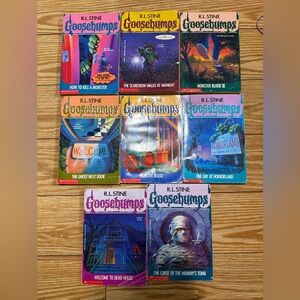 Lot of 8 vintage 90s Goosebumps books